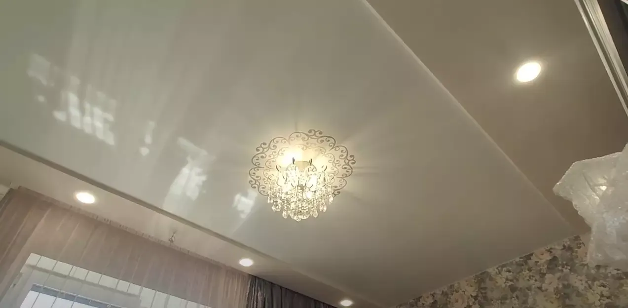 Натяжные потолки модерн для салона красоты — Курск, Горького, 9, фото 1